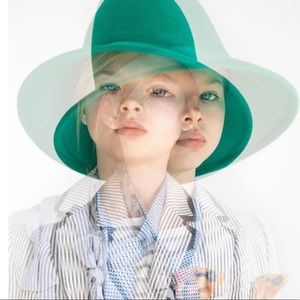 Meet your Posher, Agata